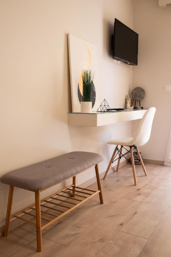Langi Apartments Mesolóngion エクステリア 写真
