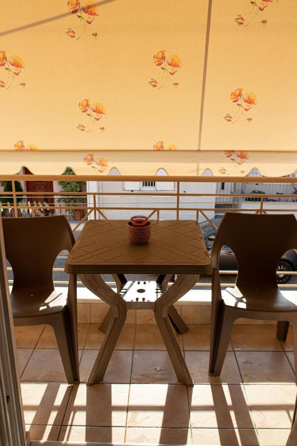 Langi Apartments Mesolóngion エクステリア 写真