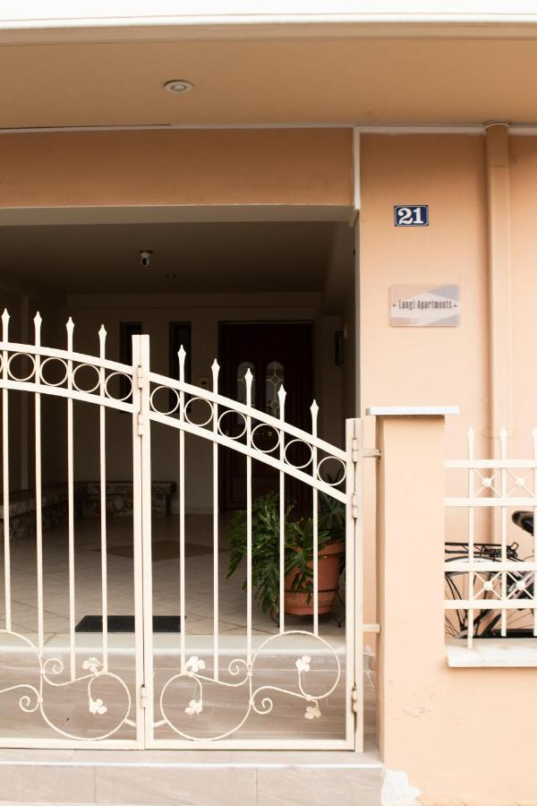 Langi Apartments Mesolóngion エクステリア 写真